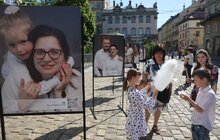 Фото 8: У центрі Львова відкрили фотовиставку про прийомні сім’ї та тих, хто дарує дітям любов