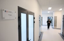Фото 11: У міській лікарні Львова відкрили Центр променевої терапії: онкопацієнти зможуть отримувати у медзакладі весь цикл лікування (відео)