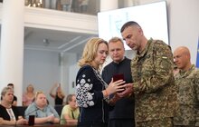 Фото 12: В День пам’яті полеглих воїнів у Львові 35 захисників посмертно нагородили «Почесним знаком Святого Юрія» (фото/​відео)