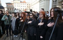 Фото 8: Сотні містян у центрі Львова урочисто заспівали Гімн України (фото/відео)