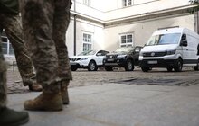 Фото 1: Допомога ЗСУ: Львів передав військовим ще три автомобілі