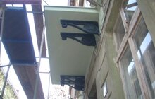 Фото 8: На вул. Курбаса, 8 розпочали реставрувати балкон