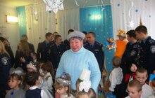 Фото 2: Підопічні Львівського міського терцентру передали подарунки від Миколая дітям з сиротинця