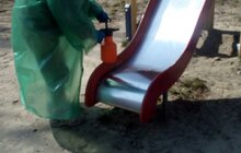 Фото 40: На території Львова проводять миття і дезінфекцію дитячих майданчиків