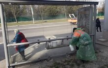 Фото 42: Комунальні служби дезінфікують місто: миють вулиці, тротуари, зупинки транспорту, сходові клітки будинків