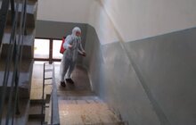 Фото 8: Комунальні служби щоденно проводять дезінфекцію у житлових будинках