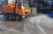 Фото 4: На вулицях міста працюють порохотяги та поливальні машини