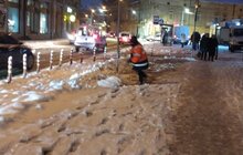Фото 93: Минулої ночі в місті працювало 95 одиниць техніки, для посипання доріг використано 492 м3 піскосуміші