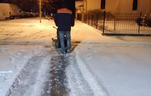Фото 9: Для посипання доріг від ожеледиці минулої доби використано 513 м3 піскосуміші та 212 м3 солі