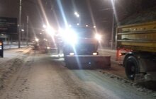 Фото 38: Для посипання доріг від ожеледиці минулої доби використано 527 м3 піскосуміші та 186 м3 солі