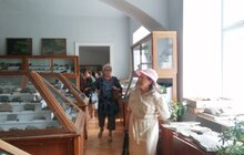 Фото 2: Для літніх панів та панянок організували екскурсію у Палеонтологічний музей