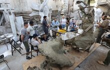 Фото 1: У Стрийському парку встановили скульптуру «Викрадення Європи», над якою разом працювали Ярослав Мотика, ветерани та львівські митці (фото/відео)