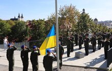 Фото 6: На Меморіалі Героїв Небесної Сотні військові Нацгвардії підняли національний стяг