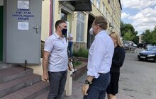 Фото 2: Мер нагородив дипломом колектив ТзОВ «Маріо» за пошиття захисних костюмів для медиків під час карантину
