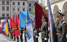 Фото 17: На День міста у центрі Львова замайоріли прапори військових та оборонних сил України (фото/відео)