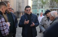 Фото 3: Замість поваленої буревієм тополі – 7 робіній: на площі Катедральній висадили нові дерева