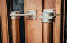 Фото 2: Реставратори відновили історичні двері поблизу Академії сухопутних військ