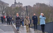 Фото 9: На Меморіалі пам’яті Героїв Небесної Сотні традиційно підняли синьо-жовтий стяг