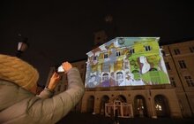 Фото 3: На фасаді Ратуші з нагоди 100-ліття Михайла Дзиндри показали 3D-мапінг