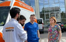 Фото 1: Міській дитячій лікарні Львова подарували реанімобіль