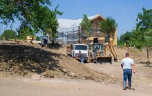 Фото 6: Дерев’яні будинки, відпочинкова зона з озером, дитячий та спортивний майданчики: у Львові завершують будівництво житла для вагітних переселенок