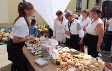 Фото 3: У Львові погасили сувенірну поштову марку із зображенням святого Юрія та урочисто відкрили Святоюрський ярмарок