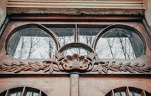Фото 4: Реставратори відновили вхідну браму на вулиці Карпінського