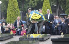 Фото 9: У Львові влада держави та міста вшанували пам’ять Героїв