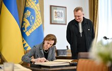 Фото 8: Лауреатка Пулітцерівської премії Енн Епплбом провела відкриту розмову у львівській Ратуші
