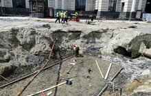 Фото 5: На пл. Двірцевій встановили делініатори