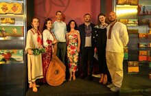 Фото 2: Українська вишивка як мова свободи: у Словенії відкрили виставку зі строями зі збірки львівського музею