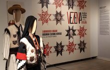 Фото 4: Українська вишивка як мова свободи: у Словенії відкрили виставку зі строями зі збірки львівського музею