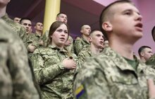 Фото 1: Андрій Садовий привітав військовослужбовців з Днем Збройних Сил України та вручив їм відзнаки