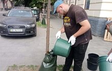 Фото 6: У Львові встановили понад 500 поливальних мішків для дерев