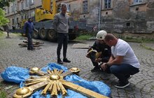 Фото 9: Історичний хрест із собору Святого Юра повернуть на купол до Покрови