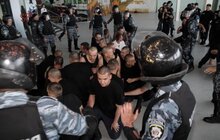 Фото 8: Військовослужбовці внутрішніх військ протестували аеропорт Львова