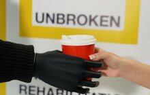 Фото 5: У центрі НЕЗЛАМНІ встановили біонічну руку бойовому медику