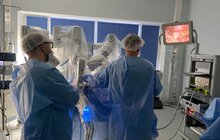 Фото 4: Вперше у Східній Європі однорічну дитину прооперували з допомогою робота Da Vinci