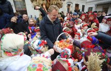 Фото 25: У переддень Різдва у Львові встановили Різдвяного Дідуха