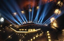 Фото 1: У Львові в пам’ять про Небесну Сотню у небо запустили світлові промені