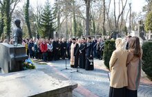 Фото 8: На Личаківському кладовищі у Львові вшанували пам’ять Володимира Івасюка