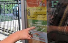 Фото 5: На зупинках громадського транспорту Львова «Літературні манелі» встановили книжкові полиці для бук кросингу