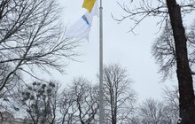 Фото 16: З нагоди відкриття ХХІІІ зимових Олімпійських Ігор у Львові підняли Державний прапор України