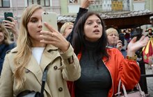 Фото 15: У Львові відбулося карнавальне відкриття театрального фестивалю «Золотий Лев на вулиці - 2020»