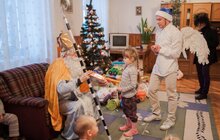 Фото 3: Святий Миколай прийшов і до дітей з кризового центру «Діти вулиці»
