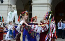 Фото 13: У Львові левів біля міської Ратуші вдягнули у вишиванки з нагоди Всесвітнього Дня Вишиванки