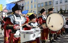 Фото 25: У центрі Львова урочисто заспівали Гімн України
