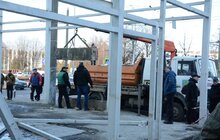 Фото 11: У Львові демонтували незаконно встановлену тимчасову споруду на пр. Чорновола, 57
