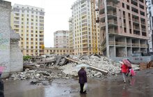 Фото 3: На пр. Чорновола, 57б проводять знесення незаконно зведеної споруди