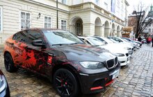 Фото 8: На площі Ринок презентували машини з проекту «OneLifeRally»